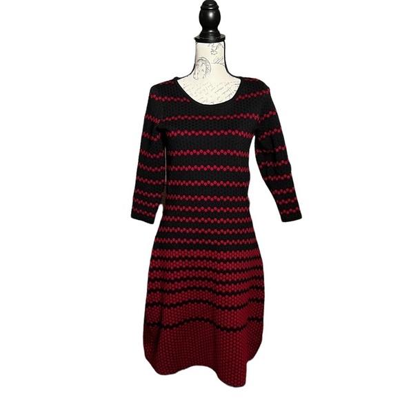 Gabby Skye red and black sweater dress size M - Picture 5 of 9